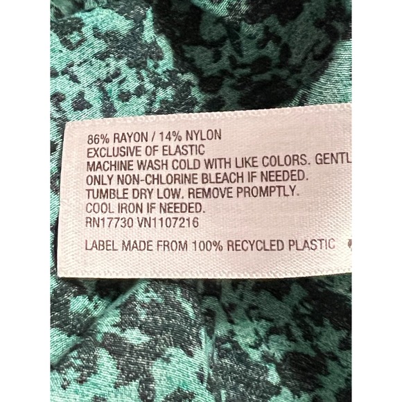 Ava & Viv Top Women's Plus Size 4X Green Black Animal Print‎ Peplum L/S Smocked - Picture 8 of 14